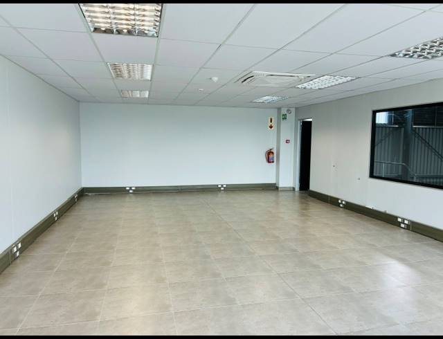 561M² WAREHOUSE TO LET IN GLEN ANIL